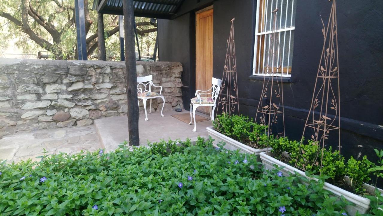 Black Cottage Smithfield Exterior photo