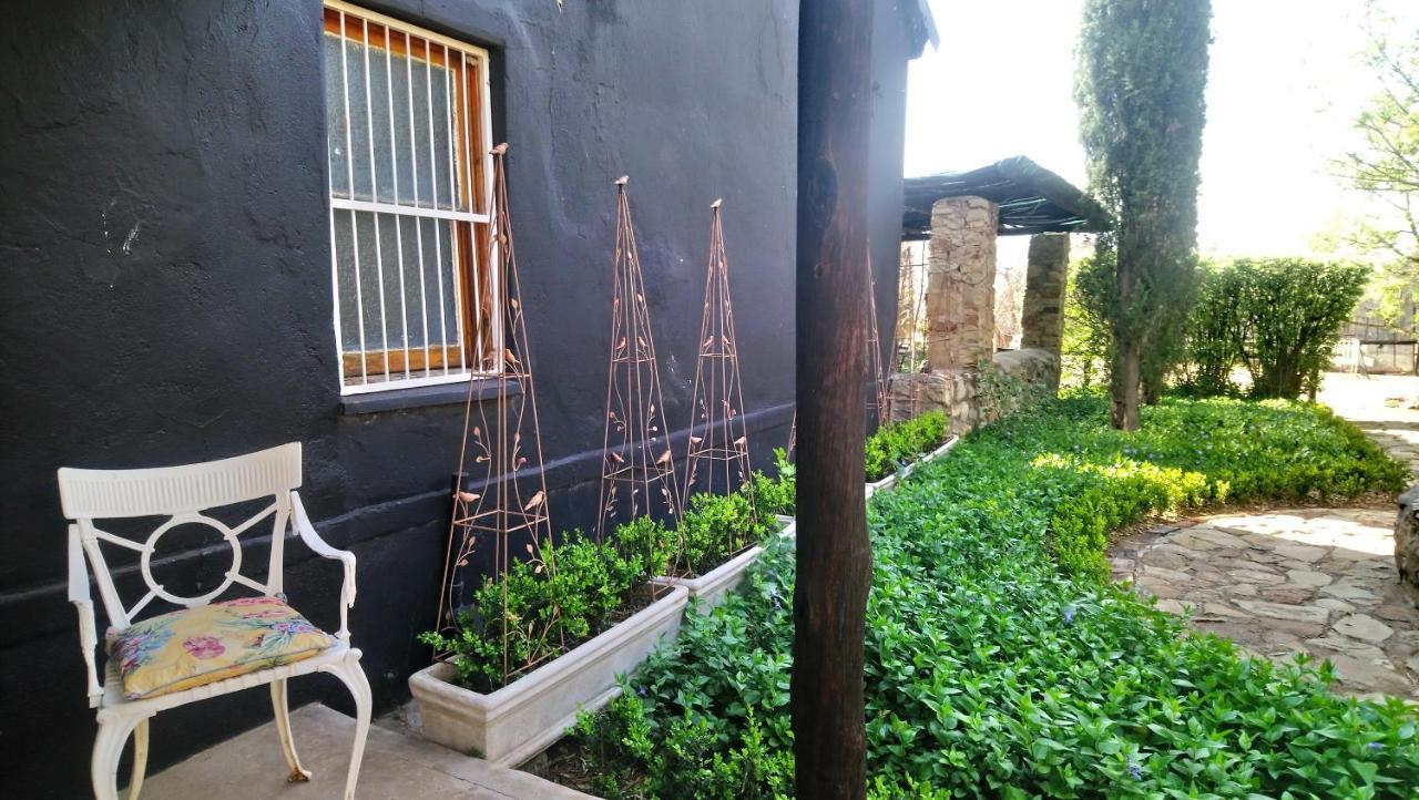 Black Cottage Smithfield Exterior photo